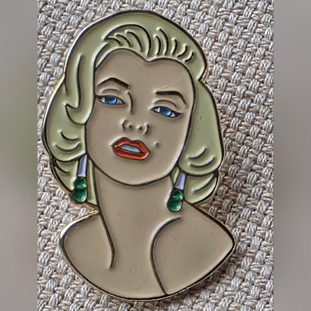 Marilyn Monroe Enamel Pin Brooch Approximately 1 Inch Retro Old Hollywood